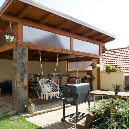 Zlty Domcek - Apartman Svabovce Extérieur photo