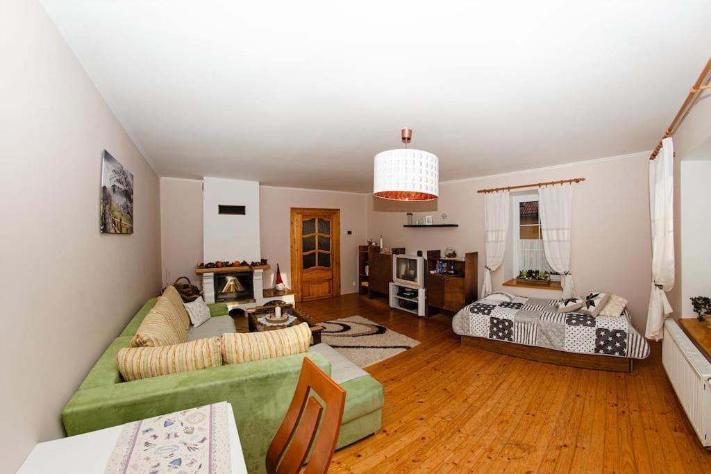 Zlty Domcek - Apartman Svabovce Extérieur photo