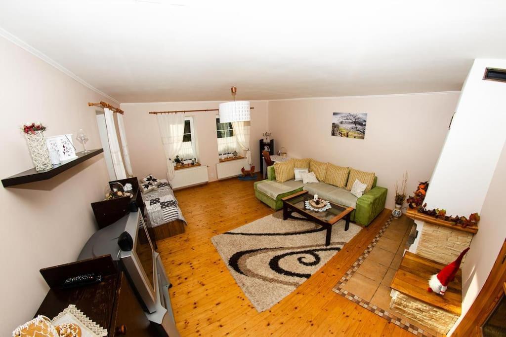 Zlty Domcek - Apartman Svabovce Extérieur photo
